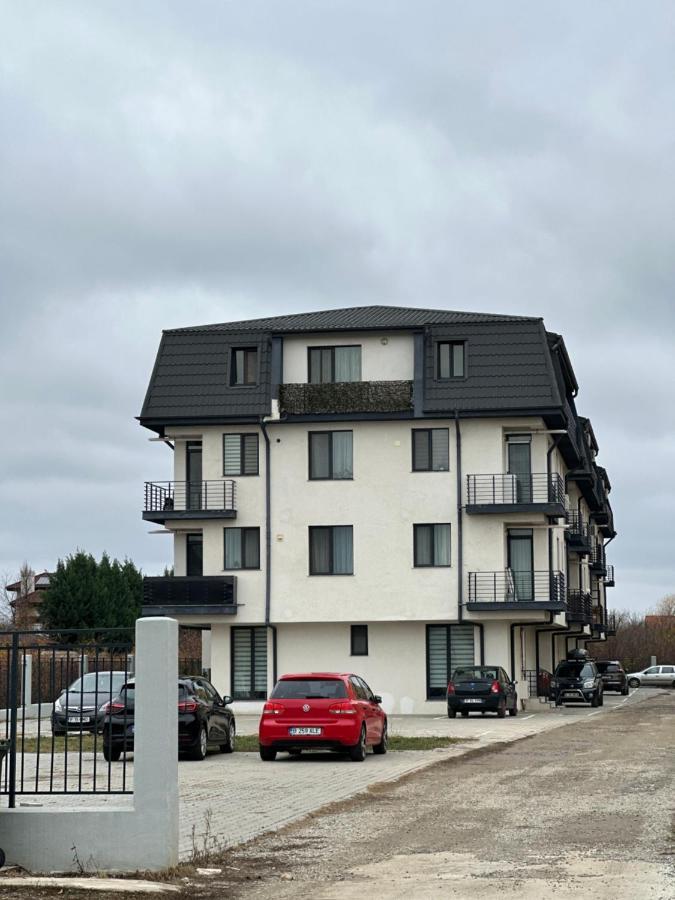 Touchdown Apartment Near Bucharest Airport Otopeni Eksteriør billede