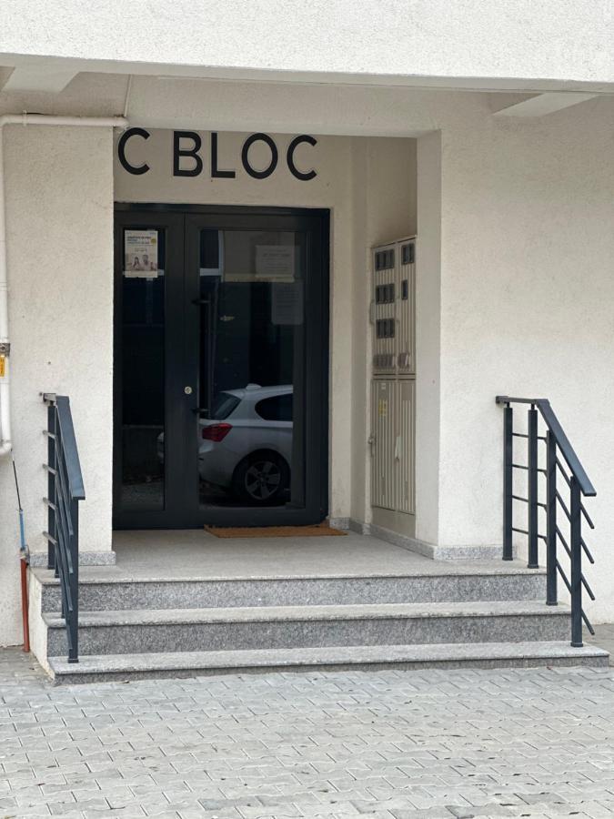 Touchdown Apartment Near Bucharest Airport Otopeni Eksteriør billede